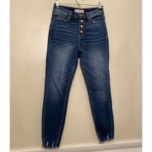 Kancan skinny distressed hem jeans size 7/ 27